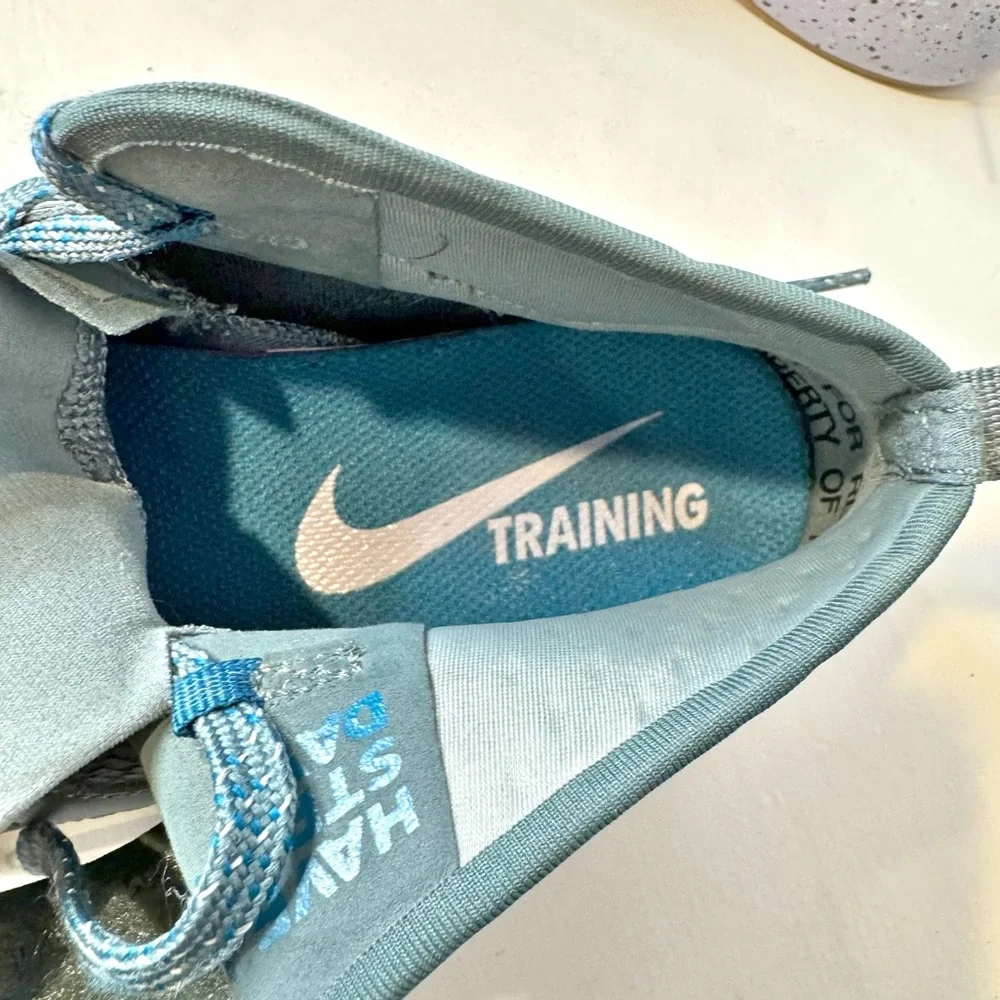 Nike | Women's Air Zoom Strong 2 Mid-Top Mesh Training Shoe‎ Sz. 7